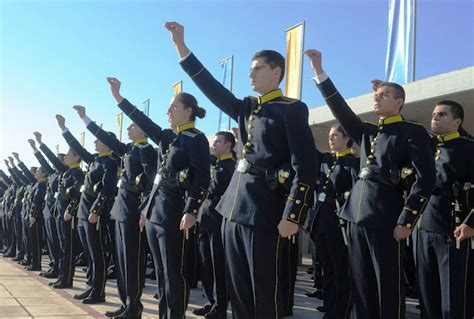 Εισαγωγή στις Στρατιωτικές Σχολές: Προθεσμία και Προκήρυξη